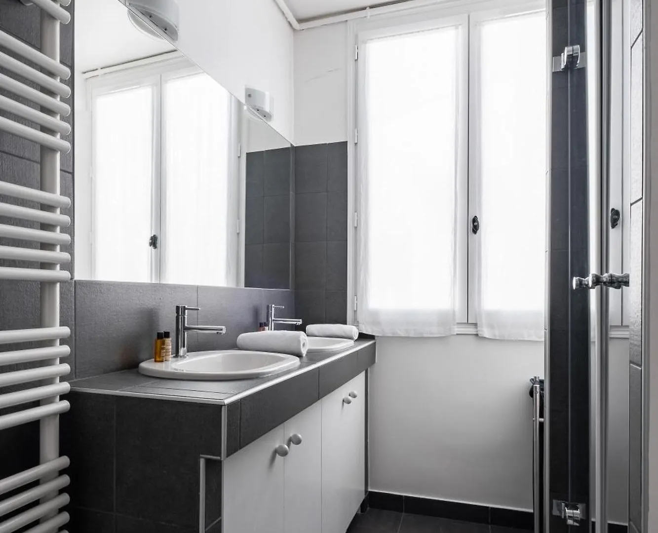 Veeve - Literary Radiance Apartment Paris