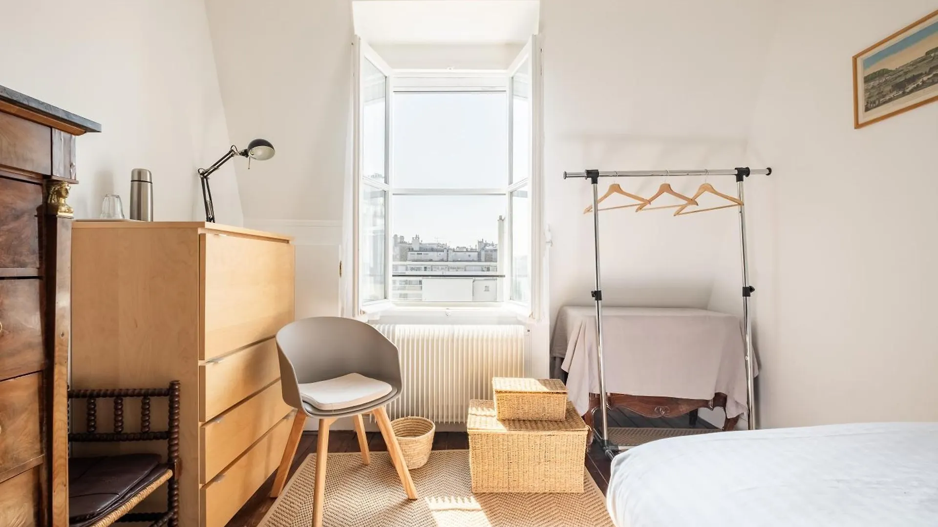 Veeve - Literary Radiance Apartment Paris France