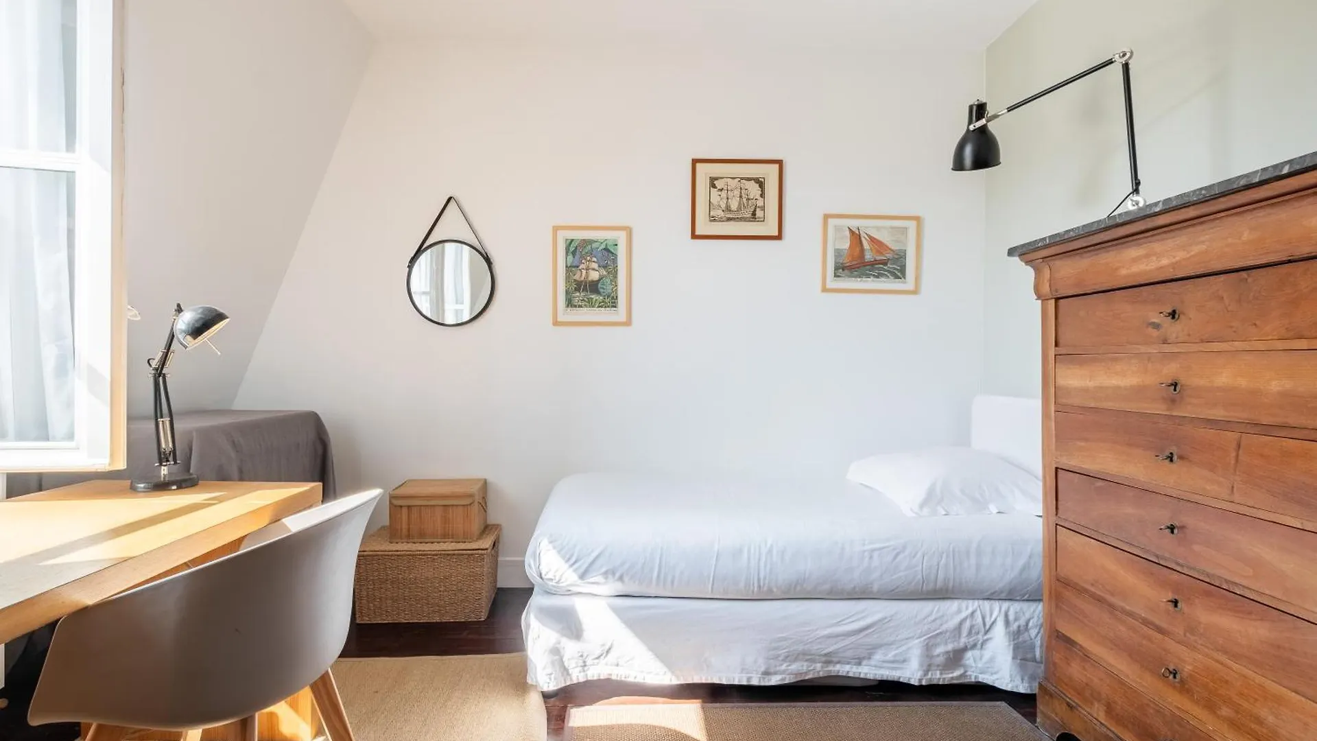 Veeve - Literary Radiance Apartment Paris
