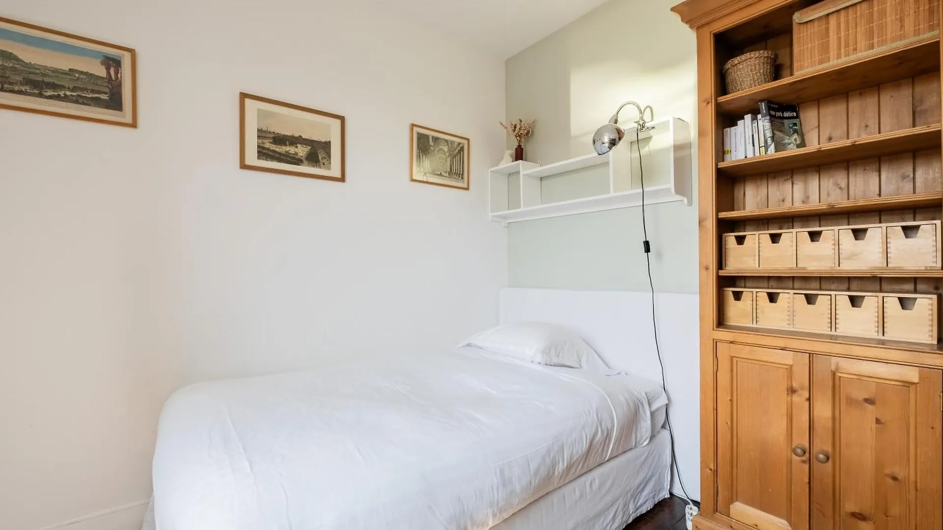 Veeve - Literary Radiance Apartment Paris