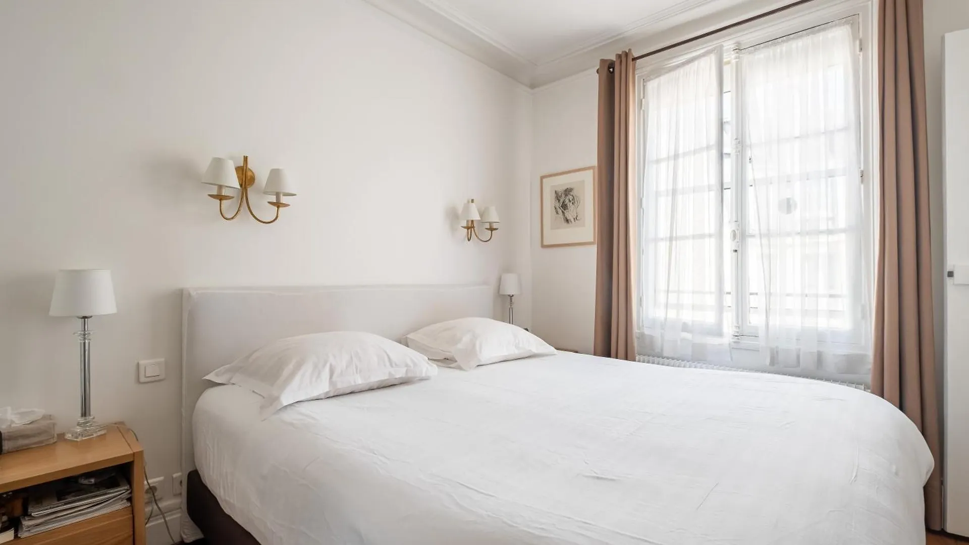 Veeve - Literary Radiance Apartment Paris France