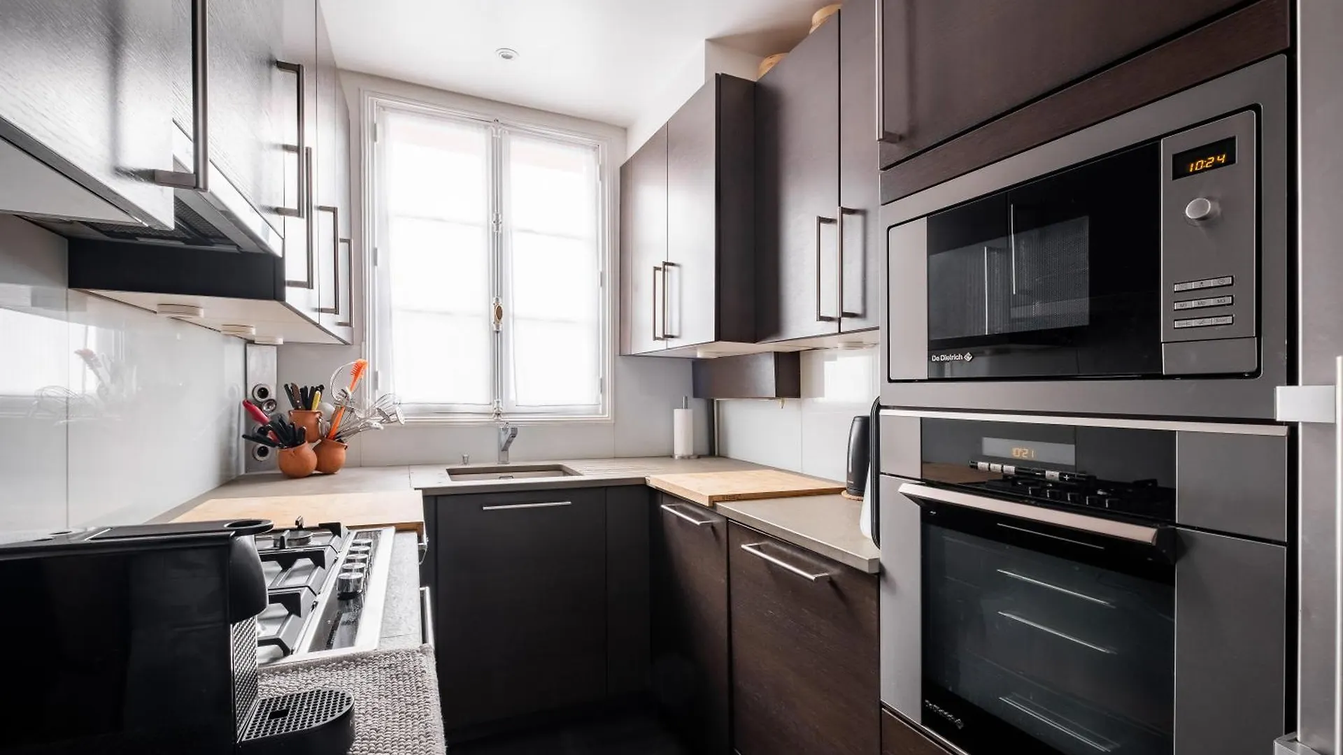 Veeve - Literary Radiance Apartment Paris