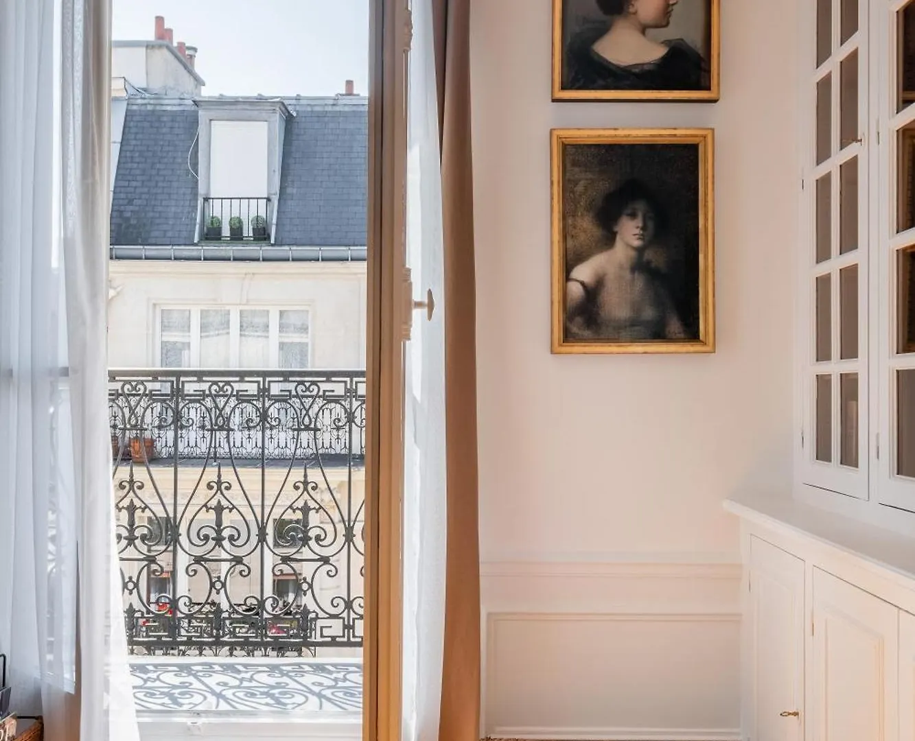 Veeve - Literary Radiance Apartment Paris