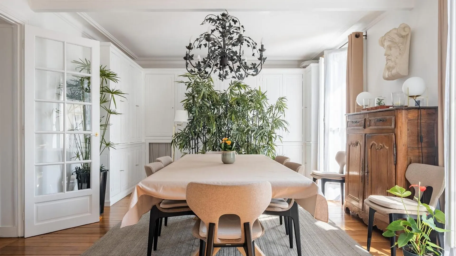Veeve - Literary Radiance Apartment Paris 0*,  France